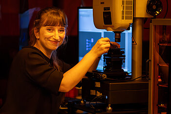 Picture of Lisa-Marie in the Lab
